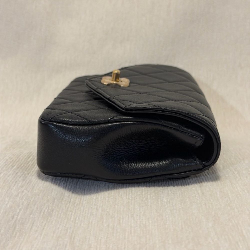 Chanel Envelope Flap Waist Bag -quilted Black Leather - Picture 14 of 16